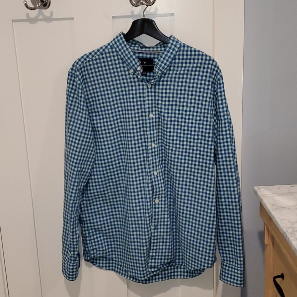American Eagle Men's Casual Button Down (Large)
